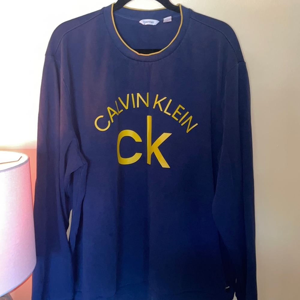 Calvin Klein Oversized Sweater. Navy Blue/Yellow.